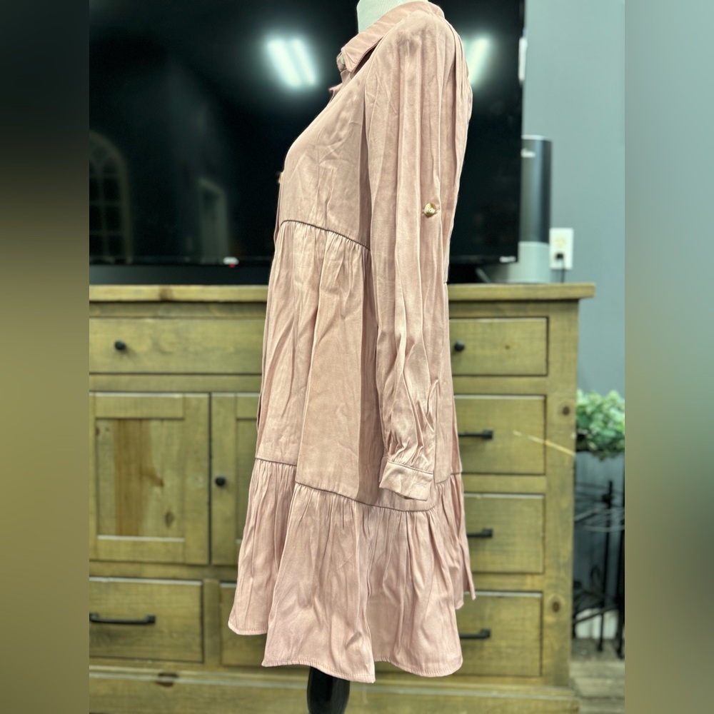 Women’s Pink Available Anthropologie Brand Size Medium Dress MSRP‎ $98 - Picture 2 of 5